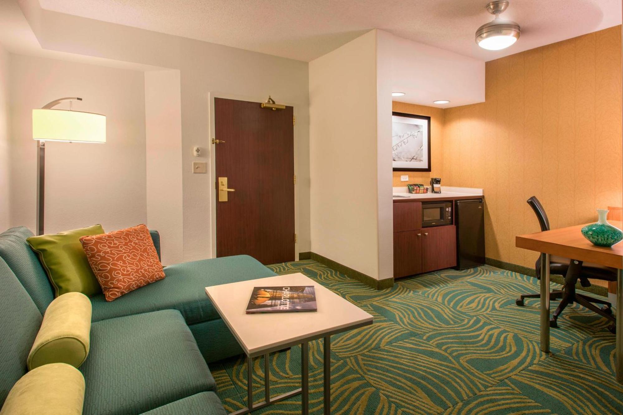 Springhill Suites By Marriott Charlotte Airport Экстерьер фото